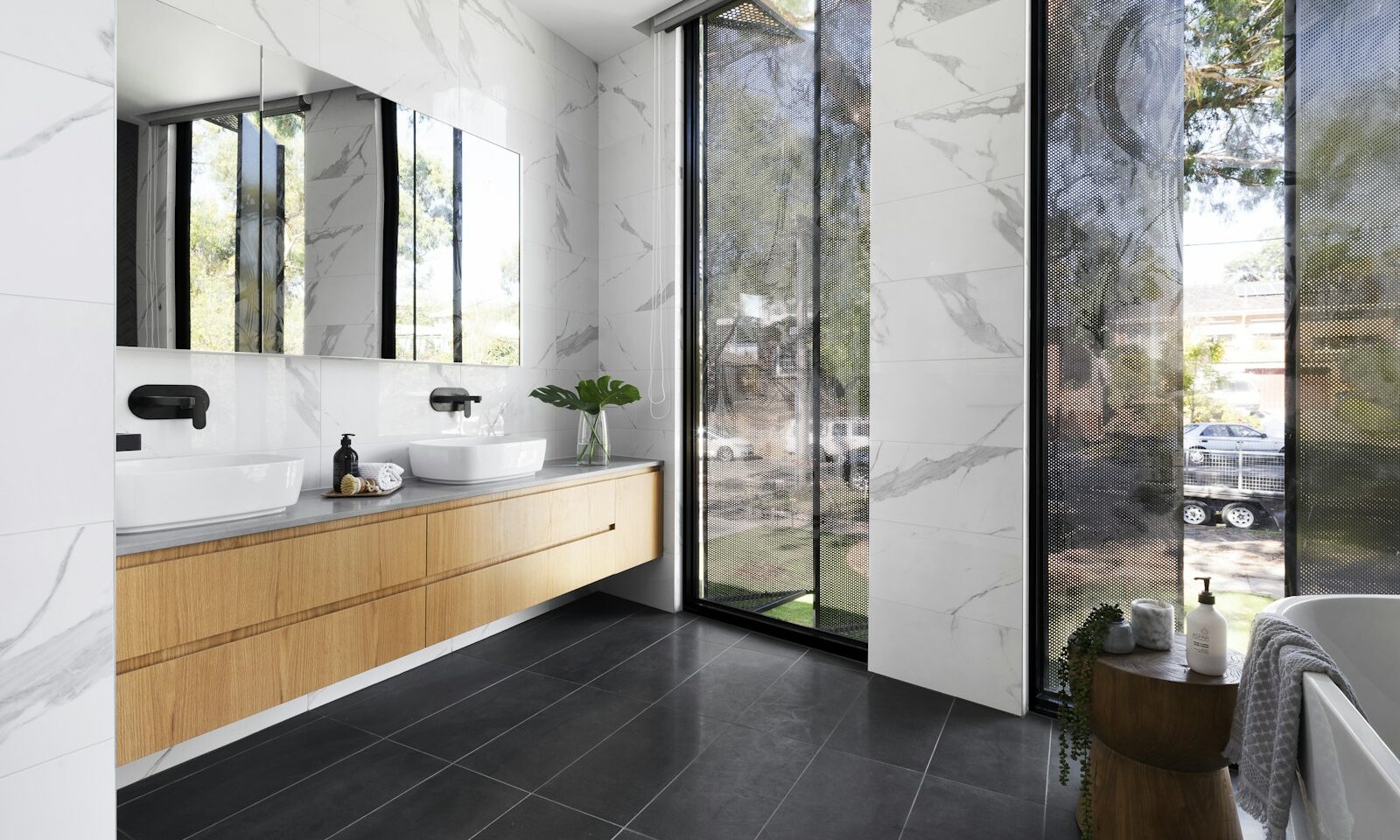 Real estate gallery photo 2
